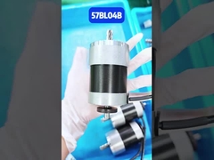 ドアマシンに使用されているモーターはどのようなものですか？