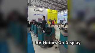 フロア内: 展示会での当社のモーター